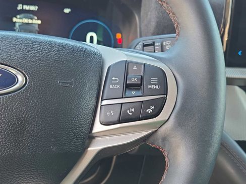 Used 2025 Ford Explorer Active w/ Active Comfort Package image 25