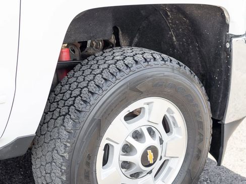 Used 2015 Chevrolet Silverado 2500 LT w/ Z71 Package, Off-Road AWD/4WD image 12