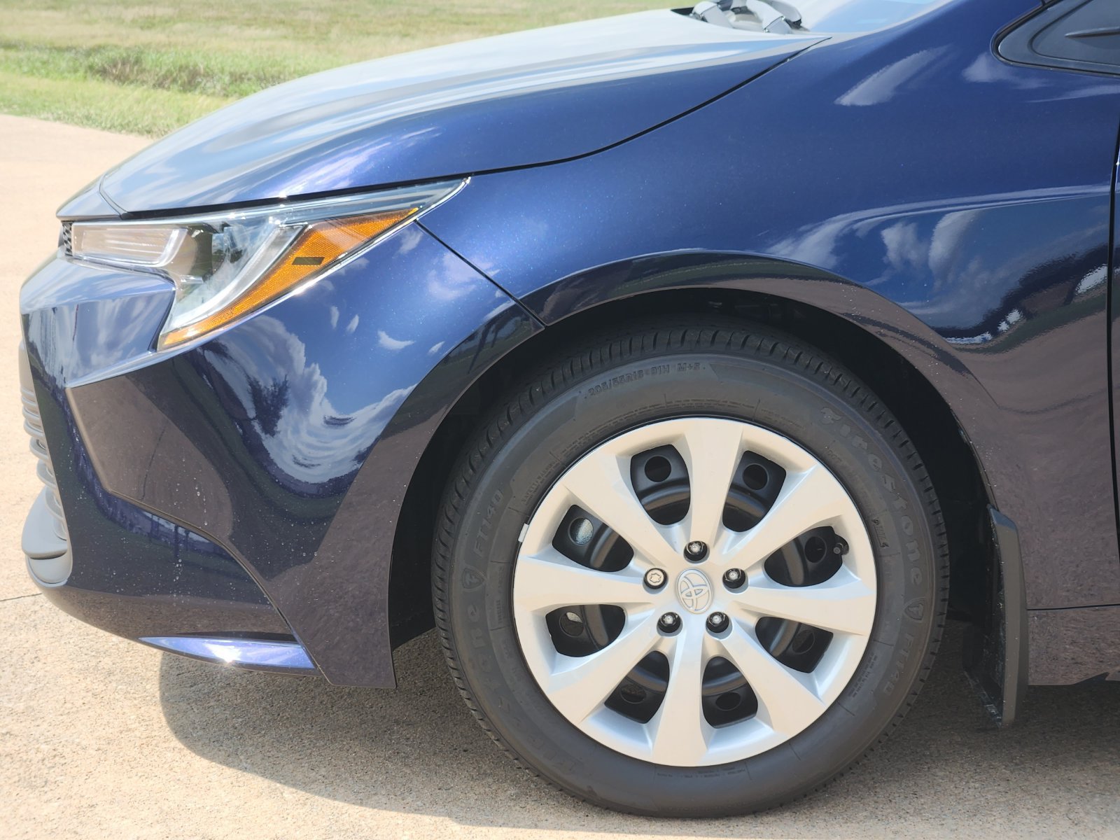New 2027 Toyota Corolla LE FWD image 10