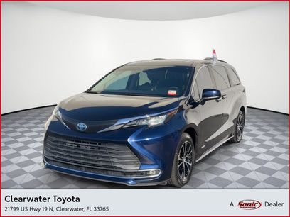 Used 2021 Toyota Sienna XLE