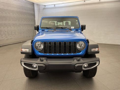 New 2026 Jeep Gladiator Sport image 6