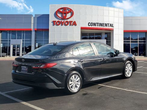 Used 2026 Toyota Camry LE image 5