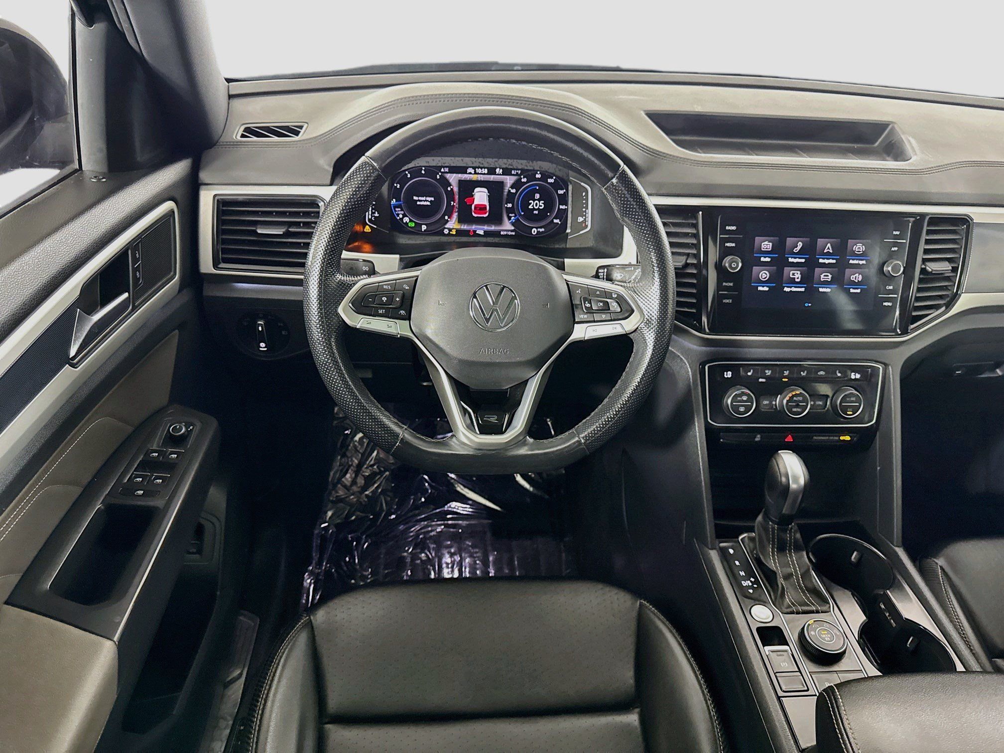 Used 2023 Volkswagen Atlas Cross Sport SEL R-Line AWD/4WD image 17
