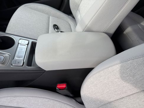 Used 2023 Hyundai Kona SE image 14