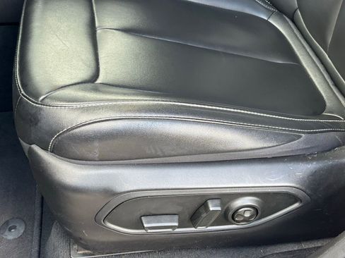 Used 2024 Jeep Grand Cherokee Limited image 19