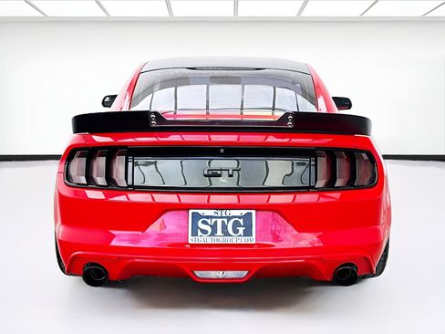 Used 2017 Ford Mustang GT w/ Black Accent Package RWD image 5