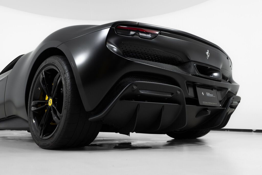 Used 2025 Ferrari 296 GTS RWD image 18