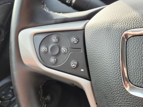 Used 2024 GMC Terrain SLT w/ Tech Package FWD image 33