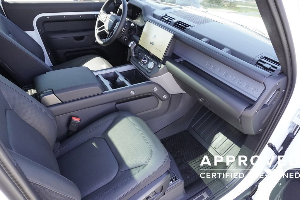 Used 2026 Land Rover Defender 90 V8 AWD/4WD image 23