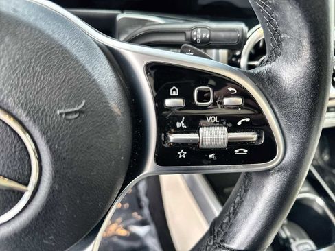 Used 2022 Mercedes-Benz GLB 250 image 24