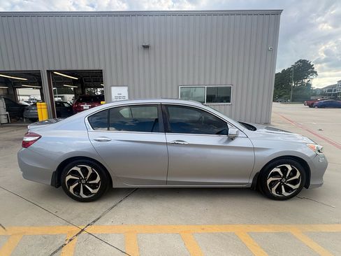 Used 2016 Honda Accord EX-L image 8