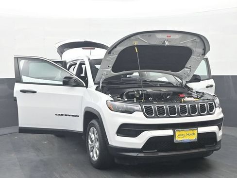 Used 2024 Jeep Compass Sport AWD/4WD image 35