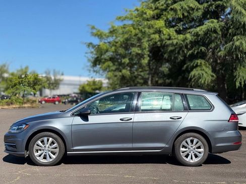 Used 2019 Volkswagen Golf S AWD/4WD image 2