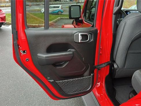 Used 2024 Jeep Wrangler Unlimited w/ Convenience Group image 20