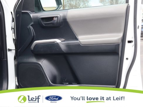 Used 2016 Toyota Tacoma SR5 w/ SR5 Appearance Package (SN) image 34