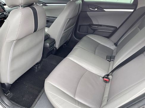 Used 2018 Honda Civic Touring image 6