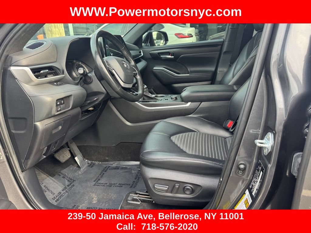 Used 2023 Toyota Highlander XSE AWD/4WD image 19