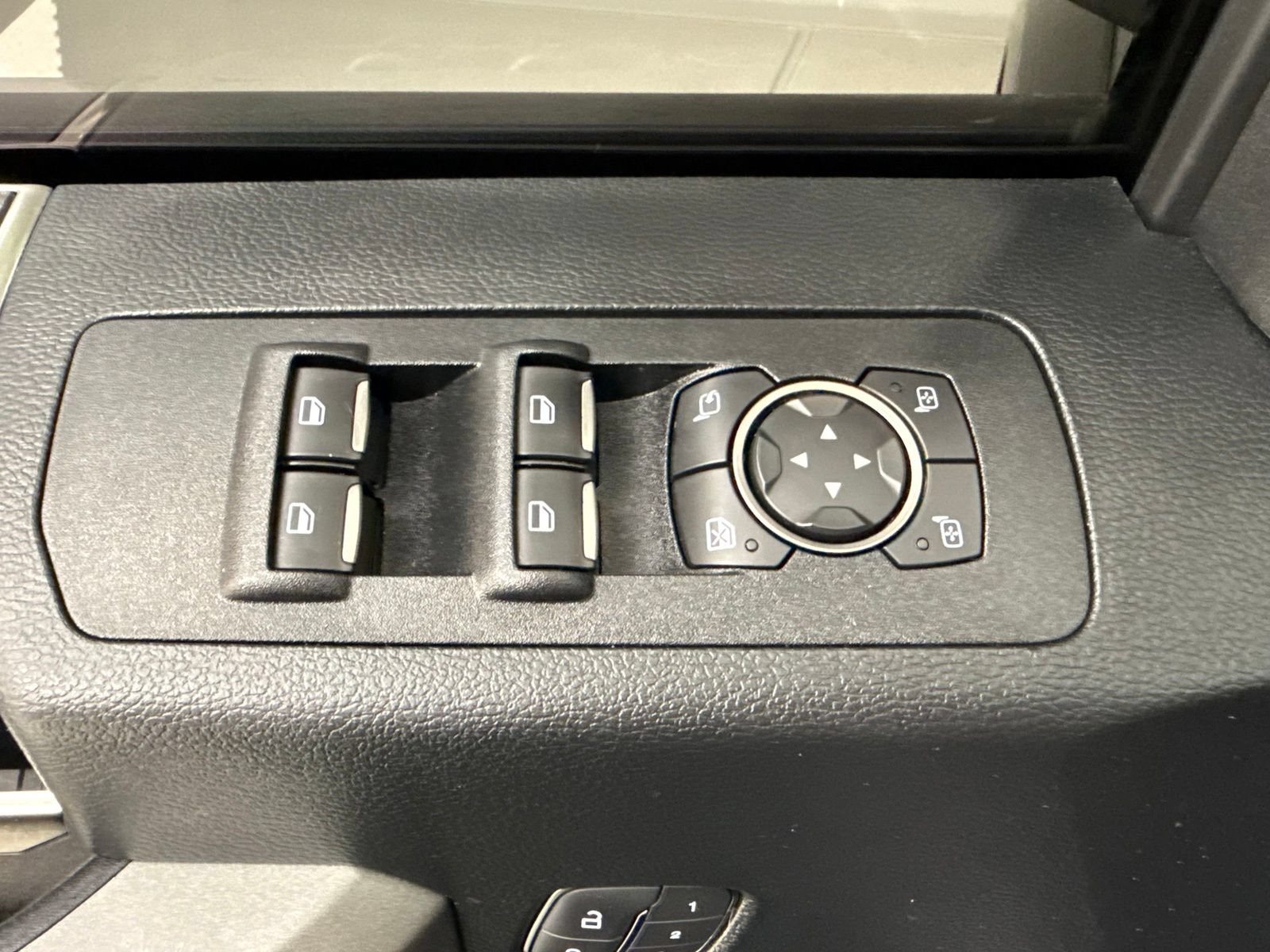 Used 2018 Ford F150 Raptor w/ Equipment Group 802A Luxury AWD/4WD image 11