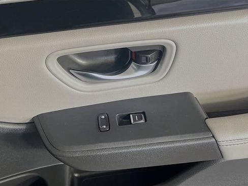 Used 2023 Honda Pilot EX-L image 32