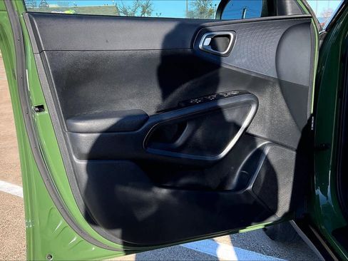 Used 2022 Kia Soul EX image 27