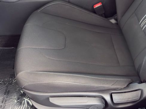 Used 2024 Hyundai Elantra SEL FWD image 5