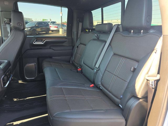 Used 2026 Chevrolet Silverado 3500 High Country w/ Technology Package AWD/4WD image 11