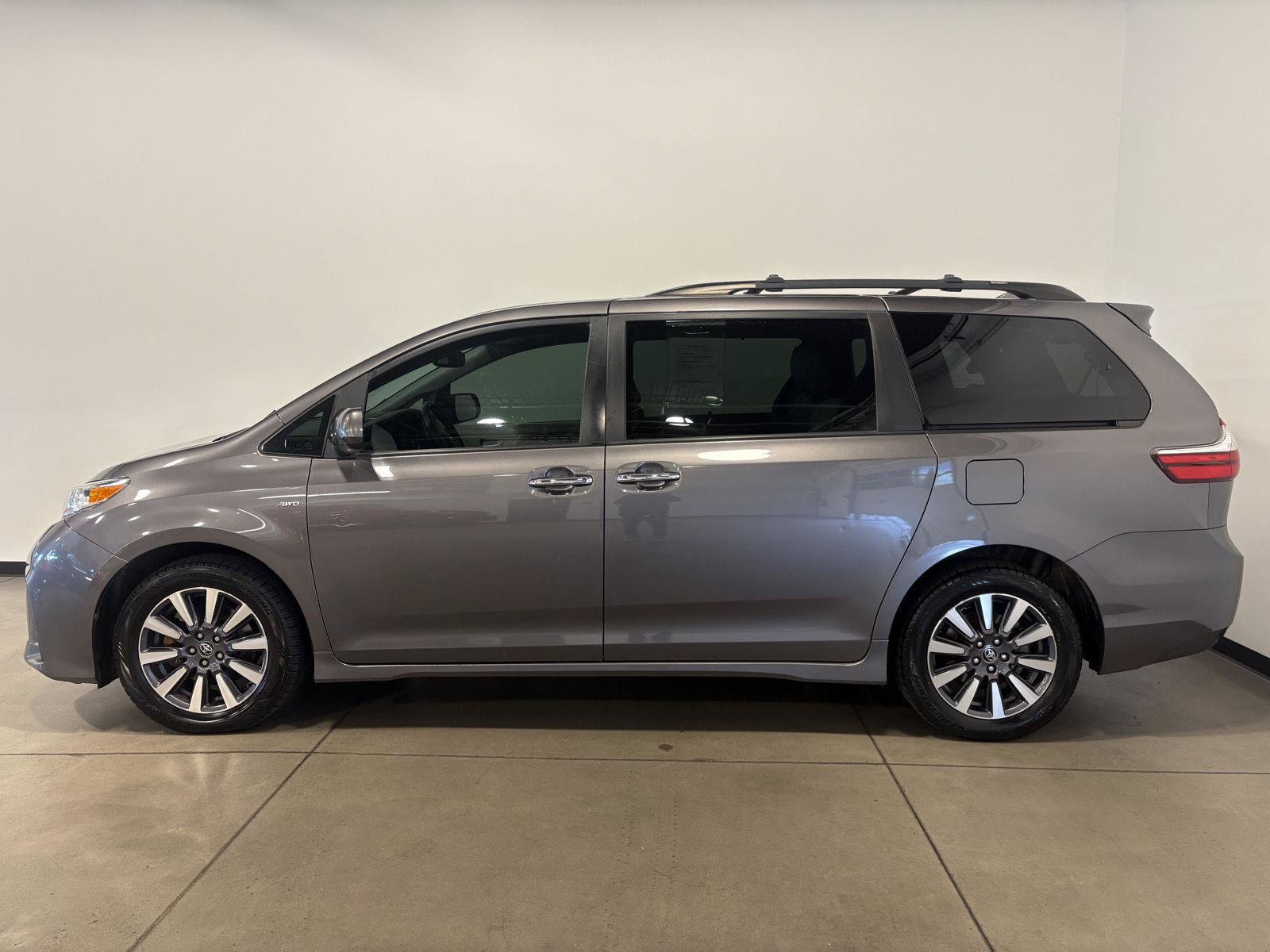 Used 2018 Toyota Sienna XLE Premium w/ Carpet Mat Package AWD/4WD image 6