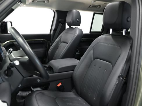Used 2022 Land Rover Defender 110 SE image 14