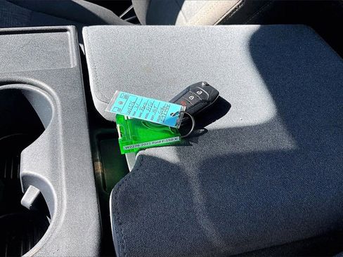 Used 2021 Ford F150 XLT image 10