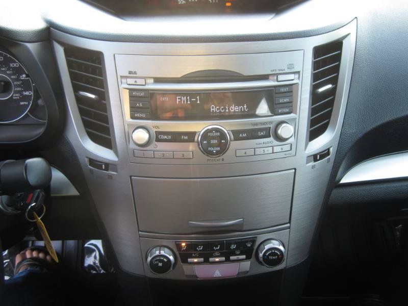 Used 2011 Subaru Legacy 2.5i Premium AWD/4WD image 17