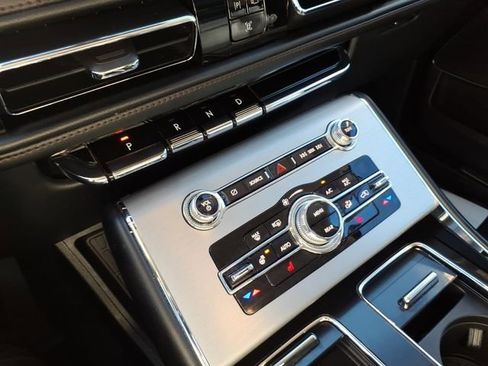 Used 2023 Lincoln Aviator AWD image 25