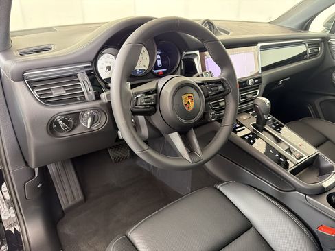 Used 2026 Porsche Macan Turbo image 4