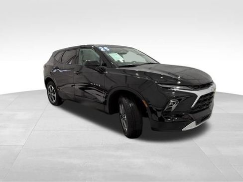 Used 2025 Chevrolet Blazer LT image 6