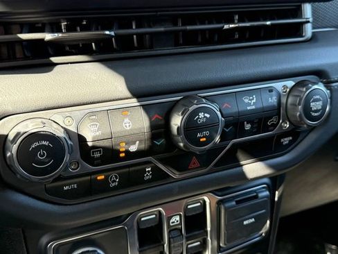 New 2025 Jeep Wrangler Unlimited Rubicon w/ Steel Bumper Group image 21