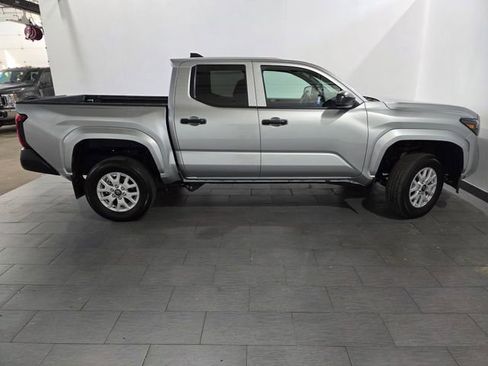 Used 2024 Toyota Tacoma SR w/ SR Upgrade Package image 6