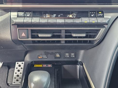 Used 2025 Toyota Camry XSE FWD image 34