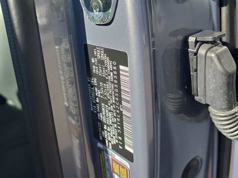 Certified 2025 Kia Sorento S image 37