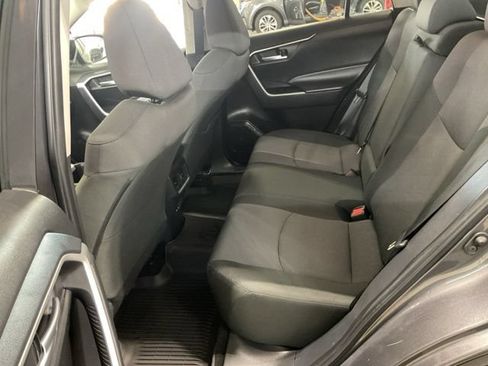 Used 2025 Toyota RAV4 XLE AWD/4WD image 27