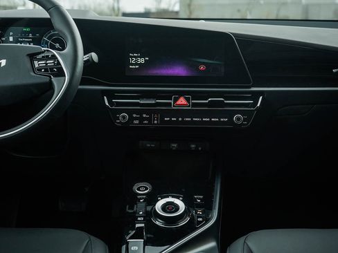 New 2026 Kia Niro Wind FWD image 17