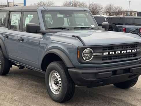 New 2025 Ford Bronco Base image 2