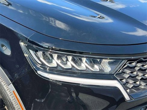 Used 2022 Kia Sorento S image 12