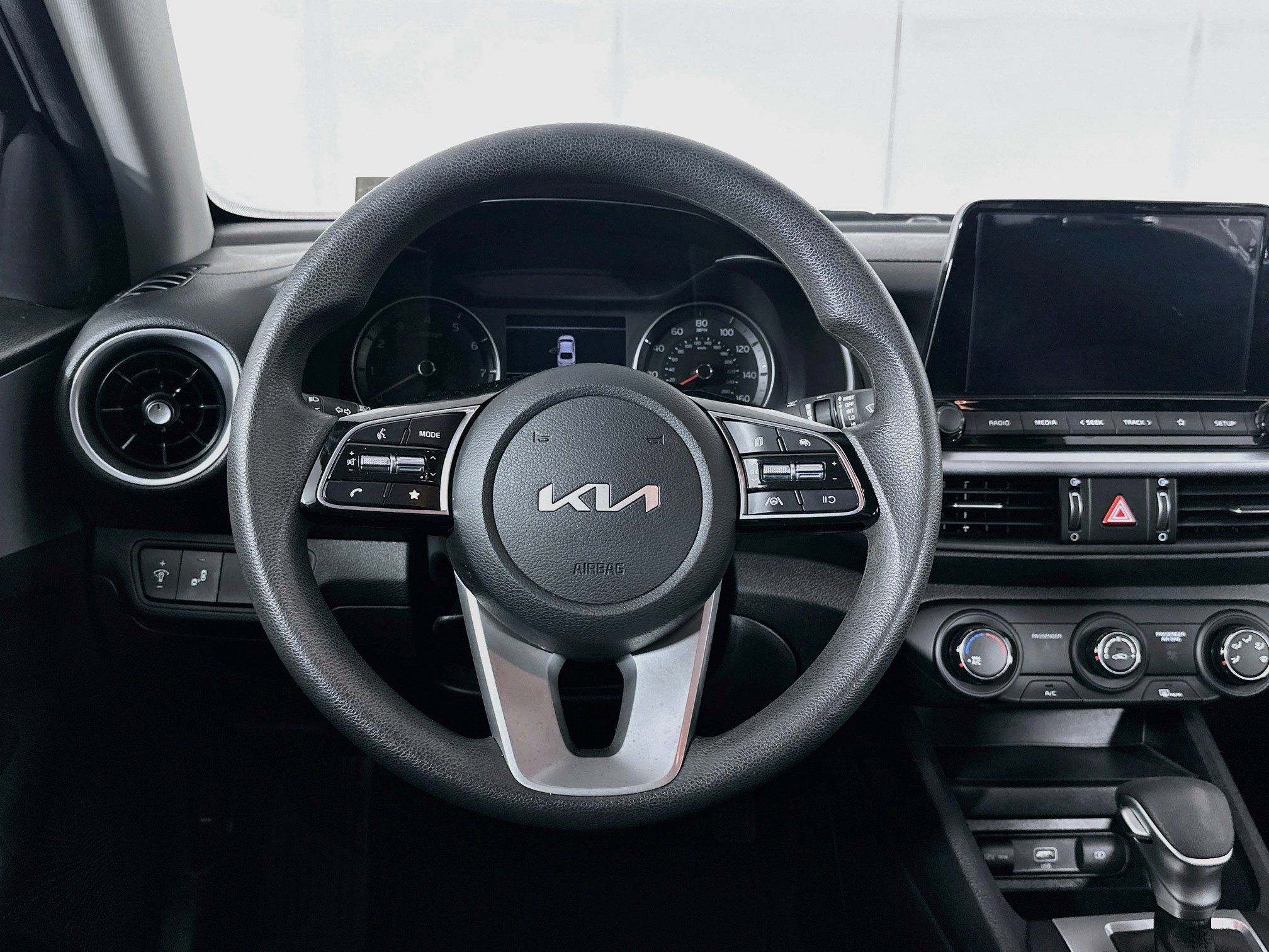 Used 2024 Kia Forte LXS w/ LXS Technology Package FWD image 17