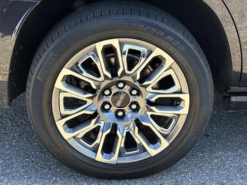 Used 2023 GMC Yukon Denali Ultimate image 5