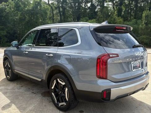 Used 2025 Kia Telluride S FWD image 3