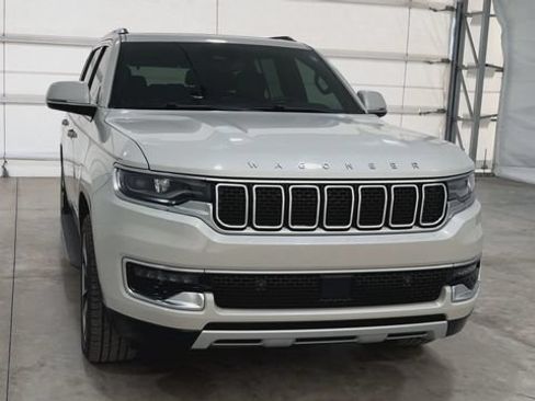 Used 2022 Jeep Wagoneer Series II w/ Premium Group I AWD/4WD image 7