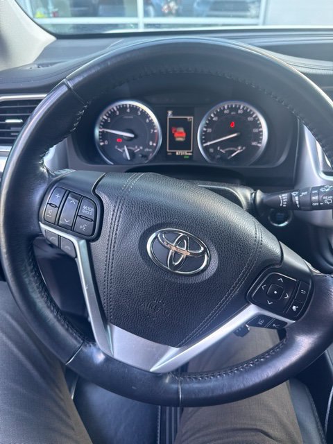 Used 2018 Toyota Highlander SE AWD/4WD image 10