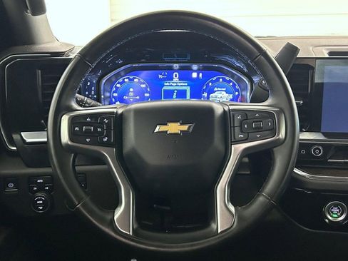 Used 2023 Chevrolet Silverado 1500 LT image 11
