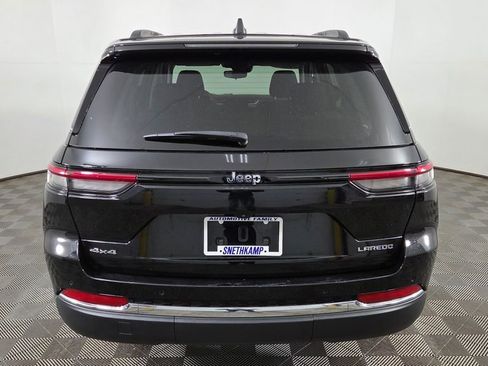 Used 2023 Jeep Grand Cherokee Laredo image 6