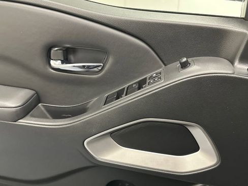 Used 2022 Nissan Frontier SV image 16