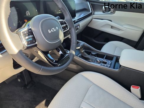New 2025 Kia Sorento S image 11